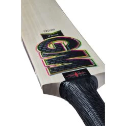 GM Hypa 404 Cricket Bat -Sports Equipment Store Hypa Bat Face scaled 3