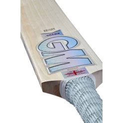 GM Kryos 808 Cricket Bat 9 GM Kryos 808 Cricket Bat -Sports Equipment Store Kryos Bat Face scaled 3
